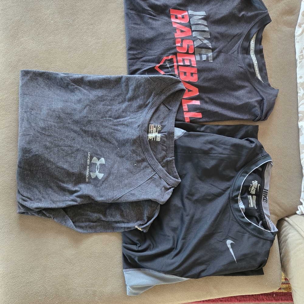 Under Armour Men Dark Gray Short Sleeve Tee